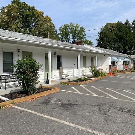 Heart Of The Berkshires Motel 皮茨菲尔德 外观 照片