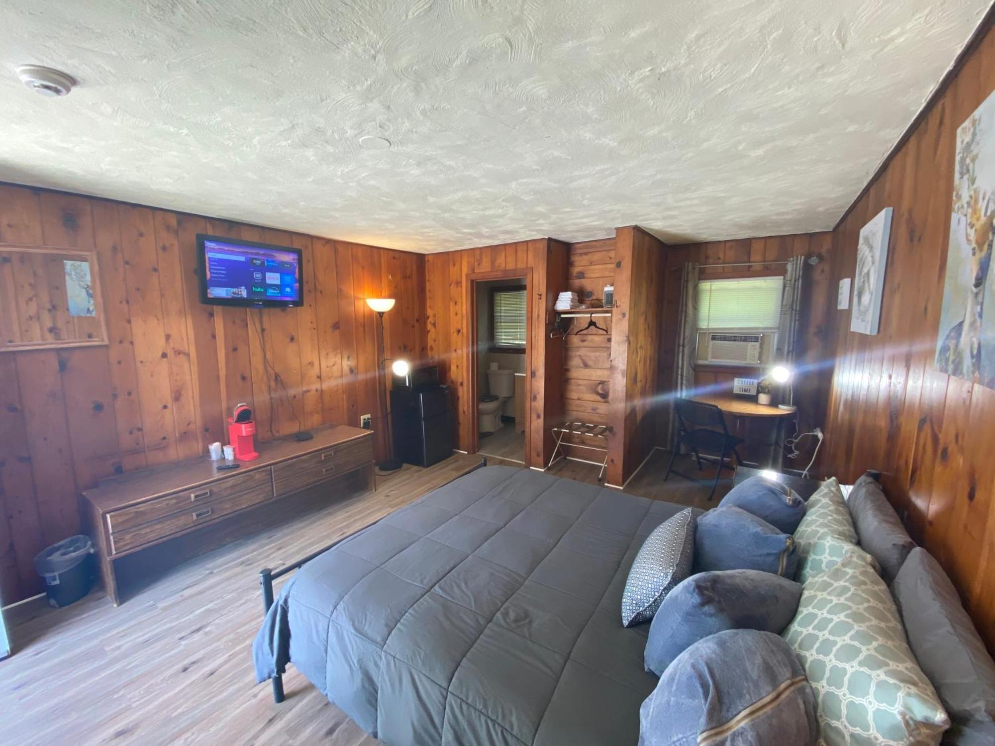 Heart Of The Berkshires Motel 皮茨菲尔德 外观 照片