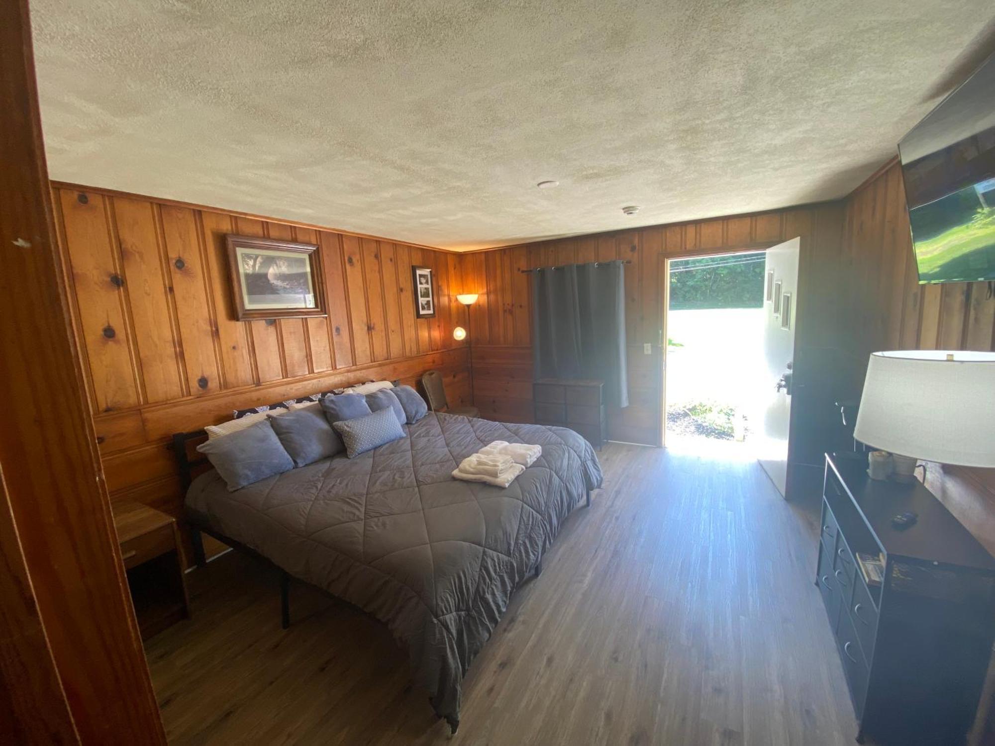 Heart Of The Berkshires Motel 皮茨菲尔德 外观 照片