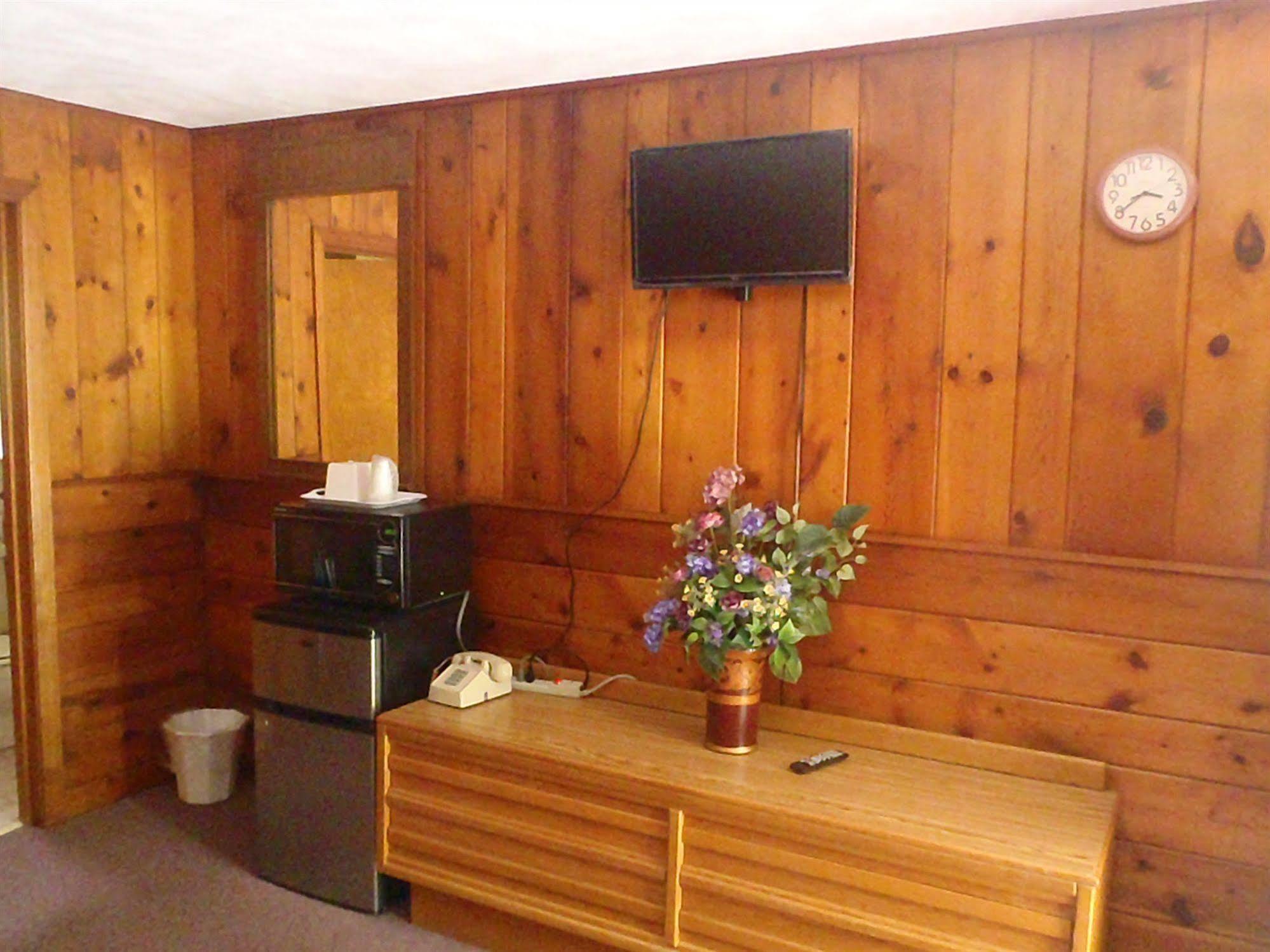 Heart Of The Berkshires Motel 皮茨菲尔德 外观 照片