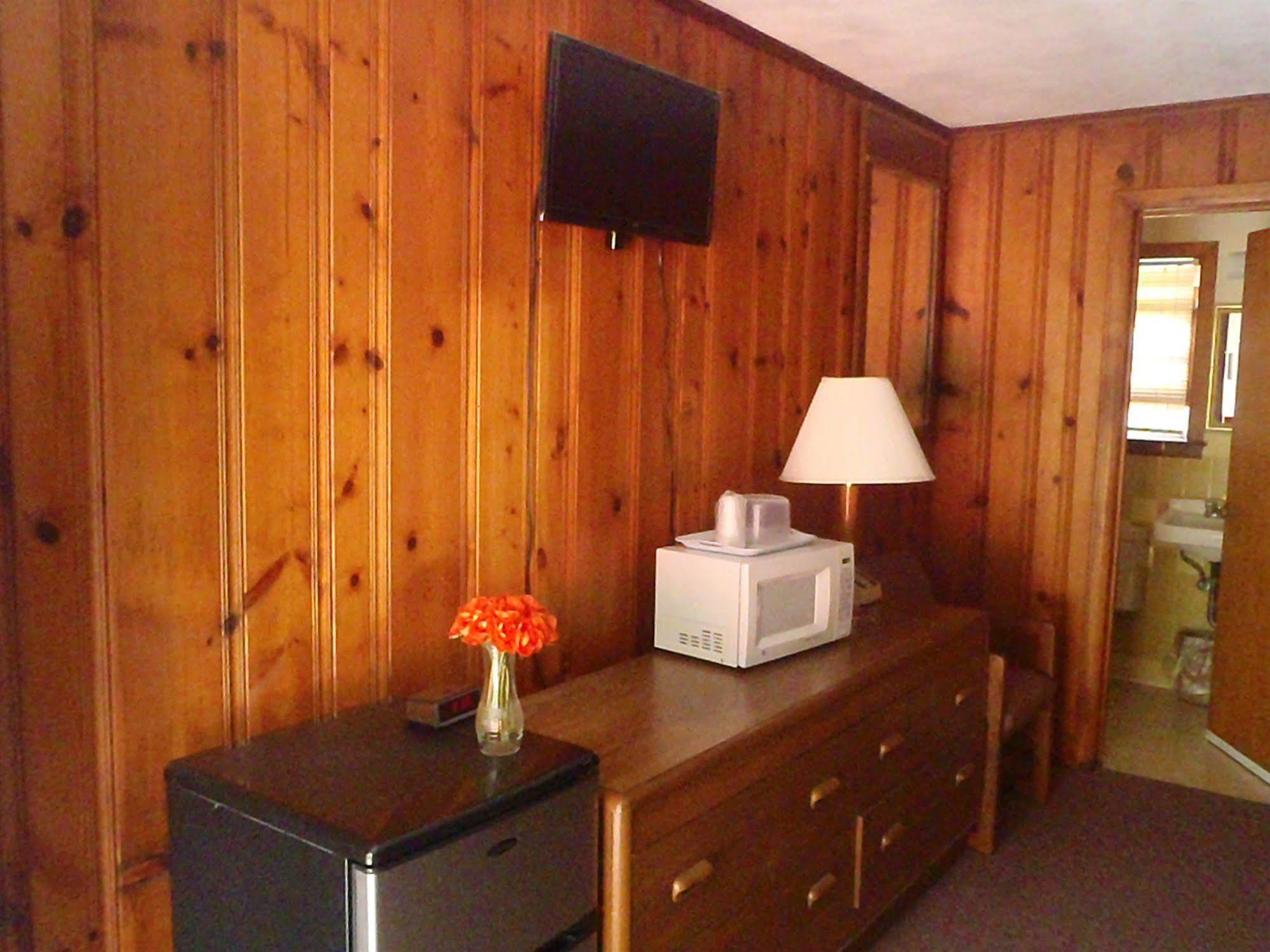 Heart Of The Berkshires Motel 皮茨菲尔德 外观 照片